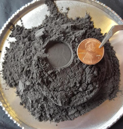 月壤 “嫦娥五号”带回月壤是彩色，美国的却是灰色，NASA隐瞒了什么？