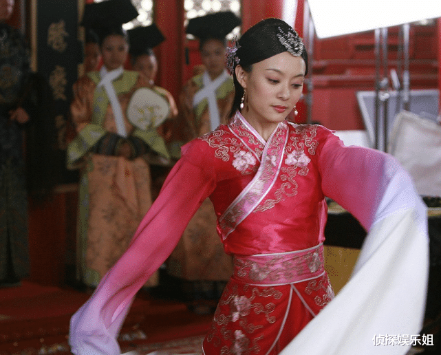 孙俪|孙俪为舞蹈老师庆生，儿时的小伙伴气质优雅颜值高，全是大美人