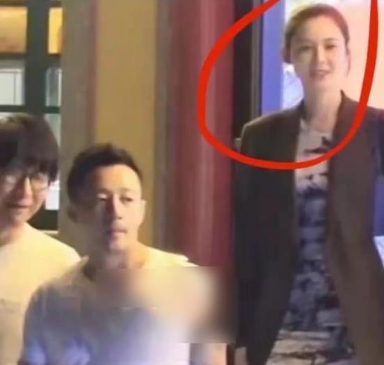 张颖颖|汪小菲绯闻女友张颖颖晒近照，淡妆出镜走酷飒风格，的确很美