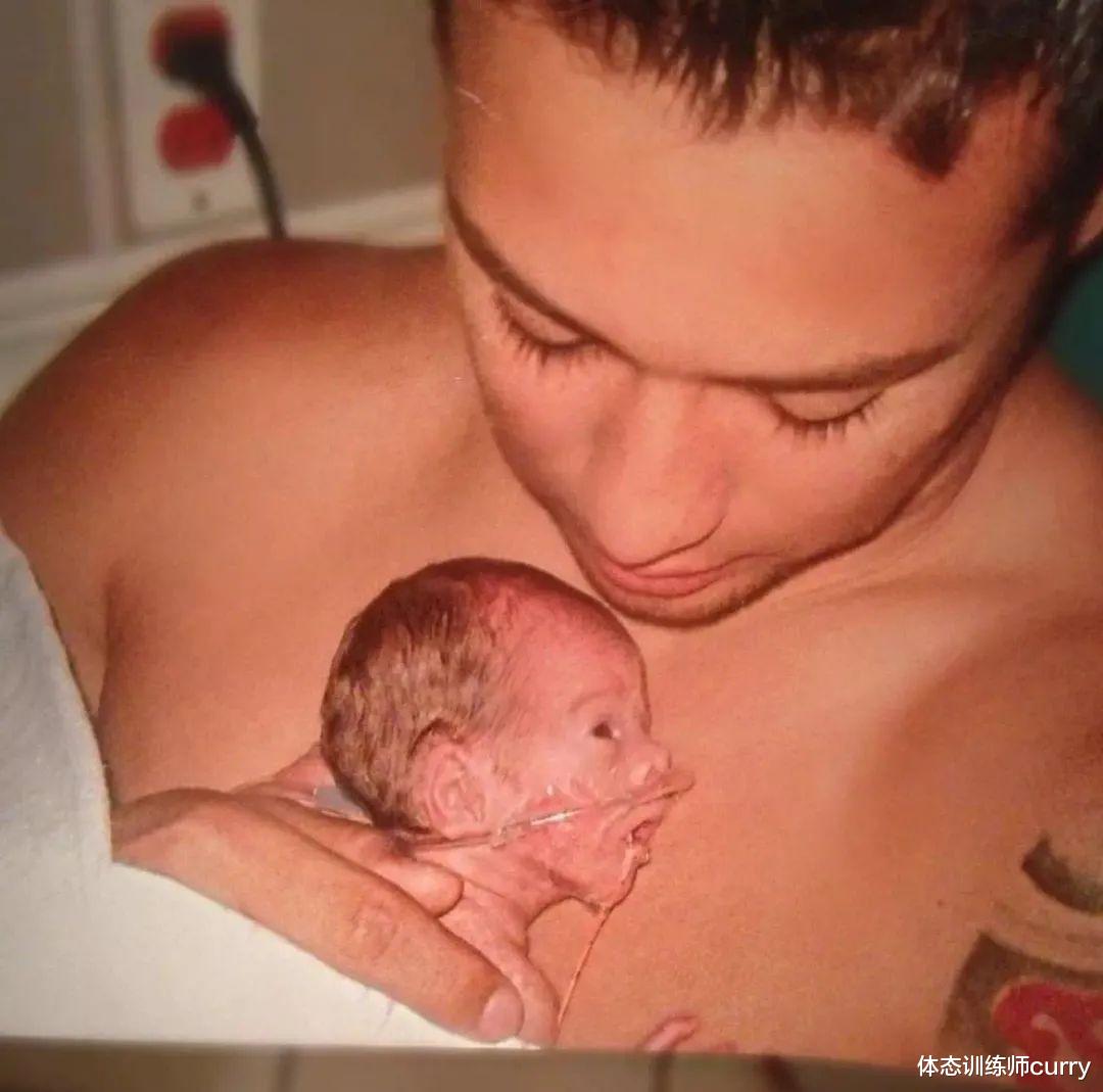 健身|从肥胖吸毒酗酒、到惊艳健身圈的“腹肌男神”，大写的励志