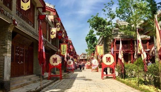 陕西 陕西一“人造景区”蹿红,交通便捷占地840亩,景色不输不夜城