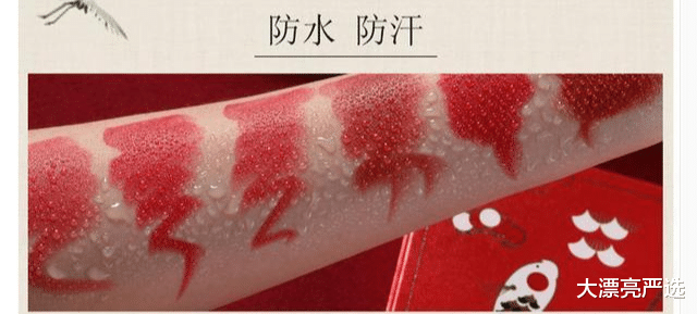 口红 李纯又现尤物身材，淡金色亮片连衣裙加红唇，昂首“挺胸”真惊艳