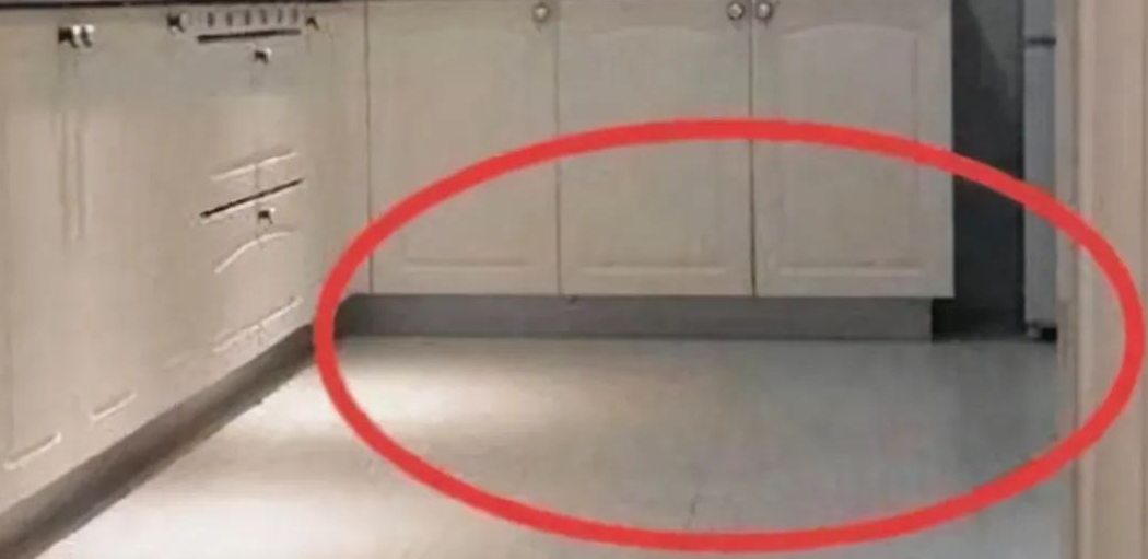 装修时尚家 橱柜万万要多加这个小玩意，牢固又耐用，用几十年也不怕坏