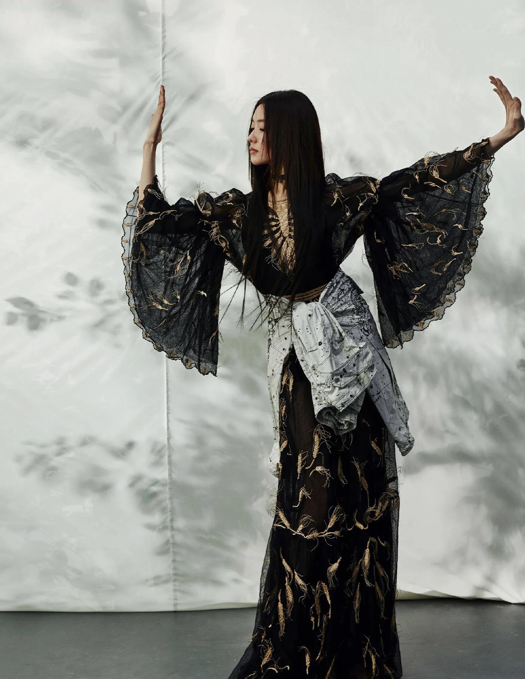 刘浩存|无敌清纯女神刘浩存近况，依旧保持那份雪花般的纯真