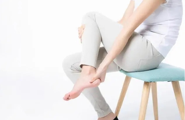 1药网 半夜腿抽筋被疼醒，别只顾着补钙？还要注意可能是这3种病