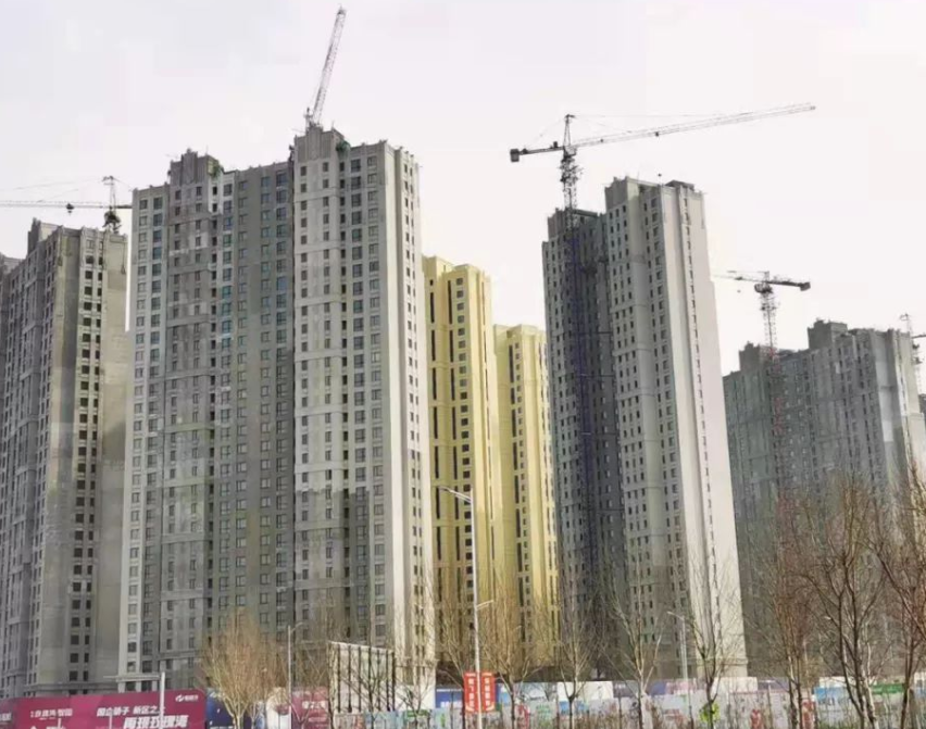 黑龙江|黑龙江一“烂尾商场”，占据黄金地段耗资数十亿元，至今复活无望