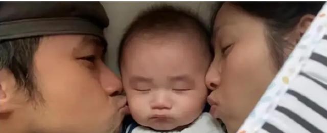 古巨基|她以“保姆”身份默默地照顾他28年，52岁高龄花费百万生下儿子