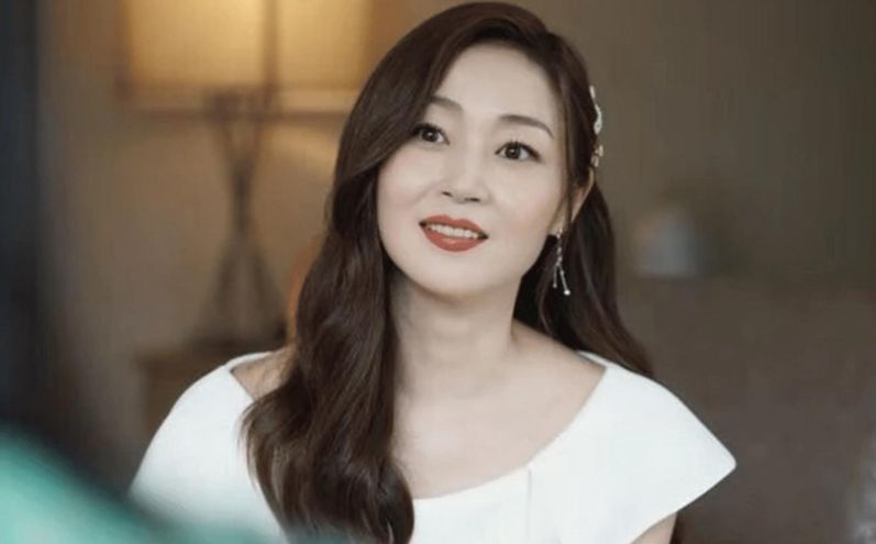 TVB|TVB多位女艺人离巢，有辛酸有欢喜，现今她们怎么样了？