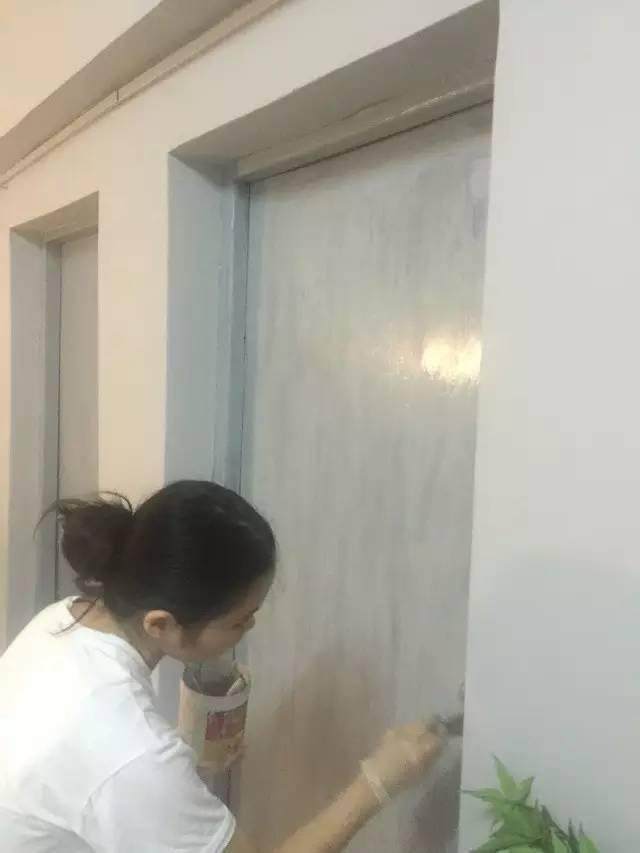 |花3500改造破旧出租房，房东看到后，说房租涨500，气人