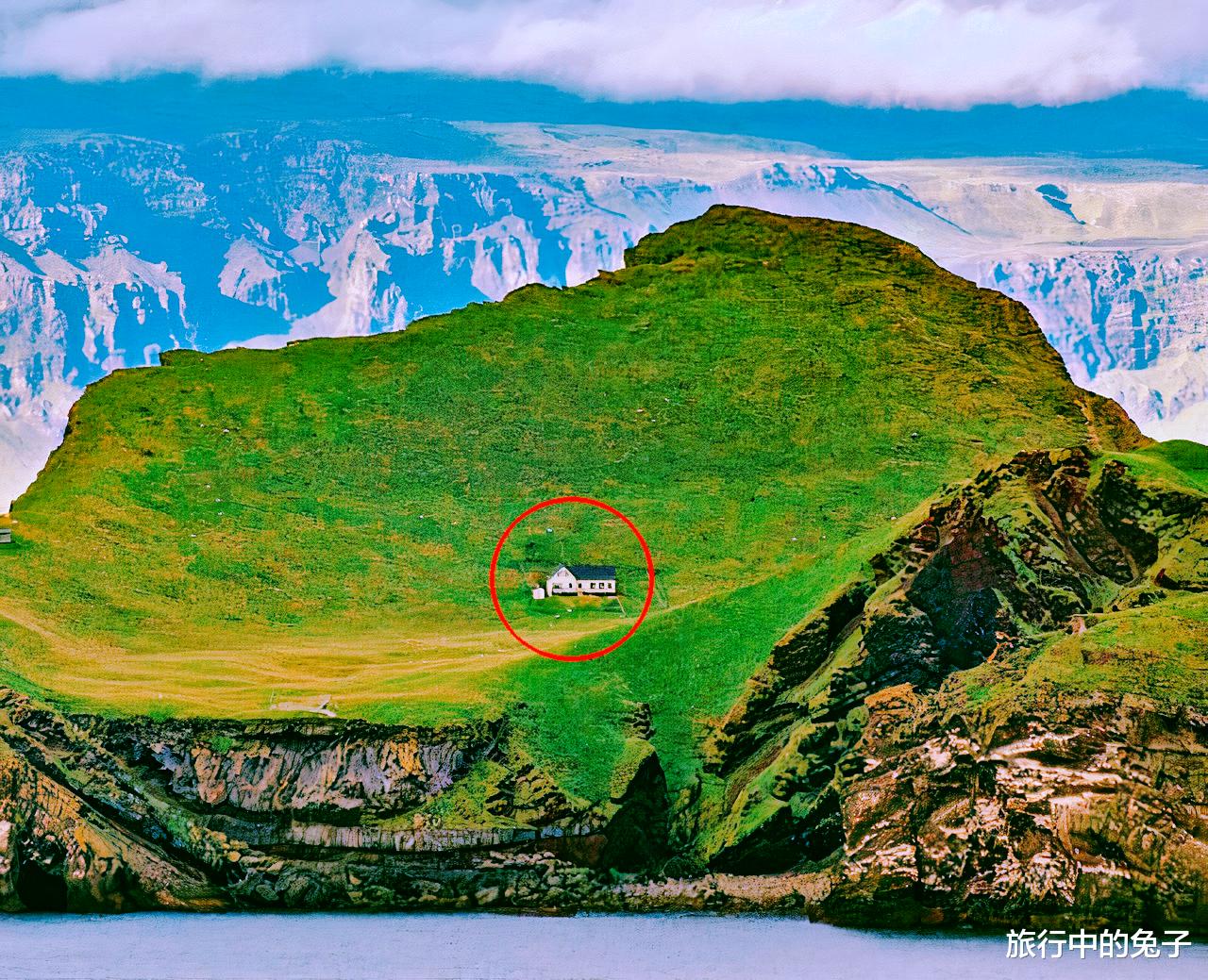 |45万平方米的小岛，四周都是海水和峭壁，上面却矗立着一栋房屋？