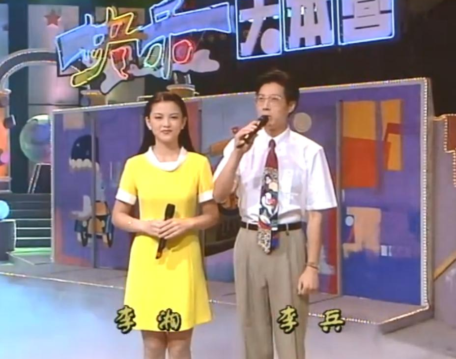 主持人|《快本》首位男主持人现况，头发乌黑精气神十足，与农夫侃侃而谈