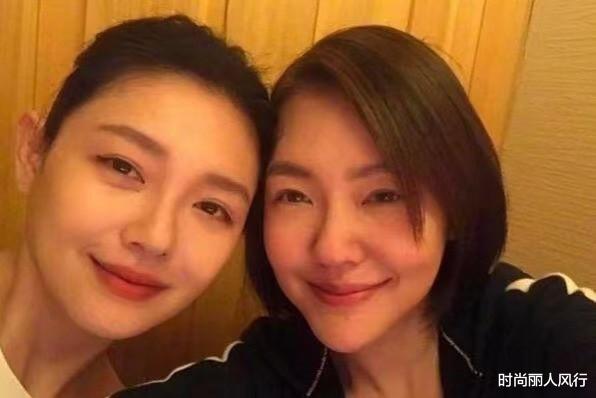 穿衣搭配 大s瘦身成功重回婚前最美状态！穿一身黑低调露面，瞬间年轻太多