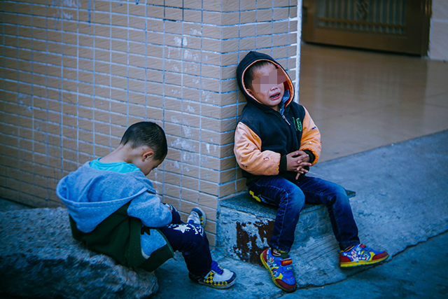 两口育儿|5岁女孩串门后失联，“惯性教育”太可怕，自我保护能力要提前教