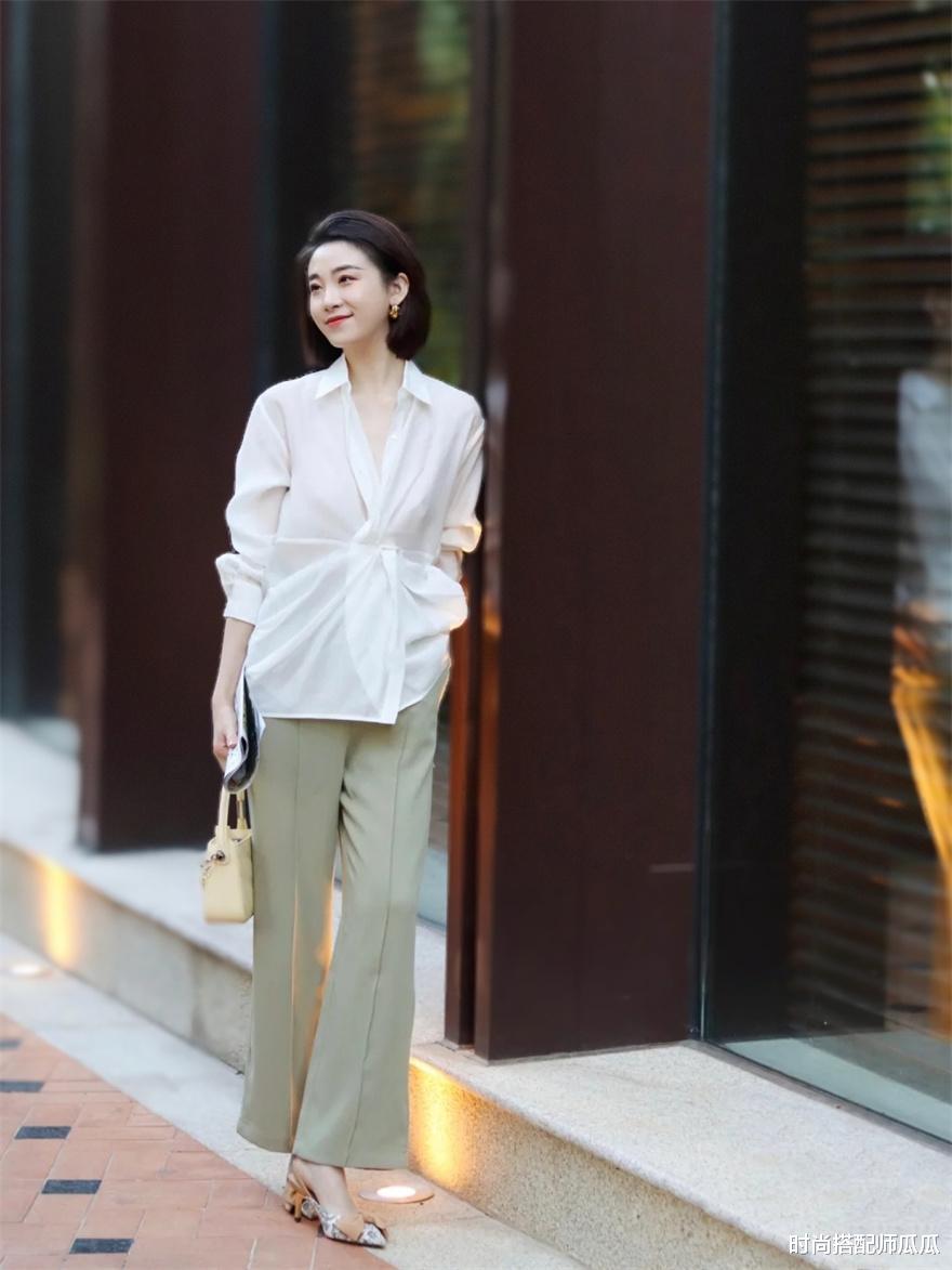 时尚搭配师瓜瓜 今年穿衬衫别再“塞裤腰”了！学学这3种“显瘦穿法”，实用洋气