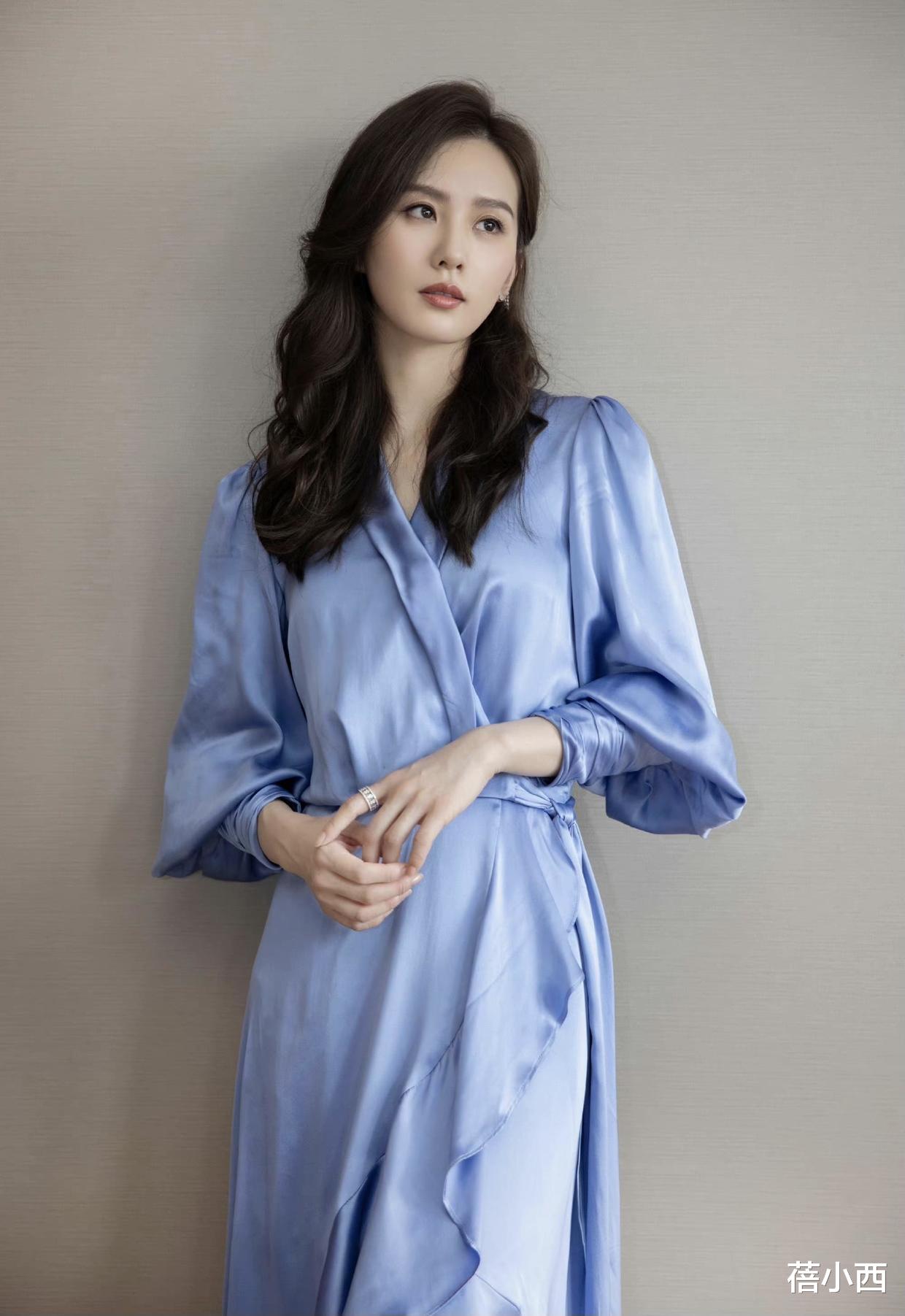 刘诗诗|有一种高级感叫刘诗诗穿真丝连衣裙,明明很简单,她却穿出国际范