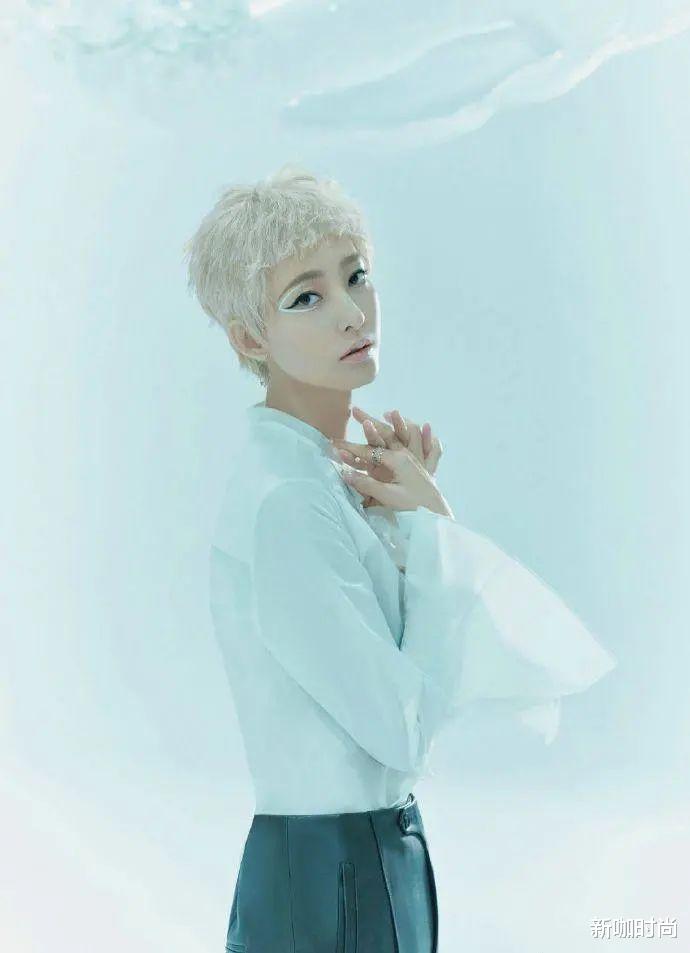 短发|有颜值真豪横！王丽坤化身“小黄毛”，却满满都是高级感