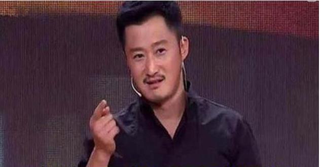 亮剑|曾凭《亮剑》走红，却因拒绝“Q规则”被封杀，今和老公打工还债