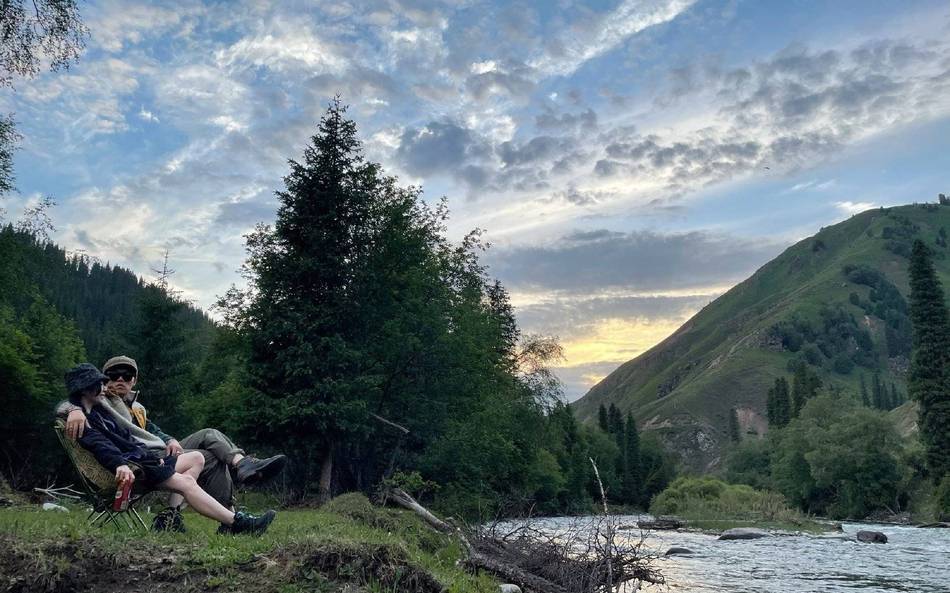 黄雅莉|黄雅莉，是个典型的湖南伢子，她老公壮实，长相帅气，颜值也不低