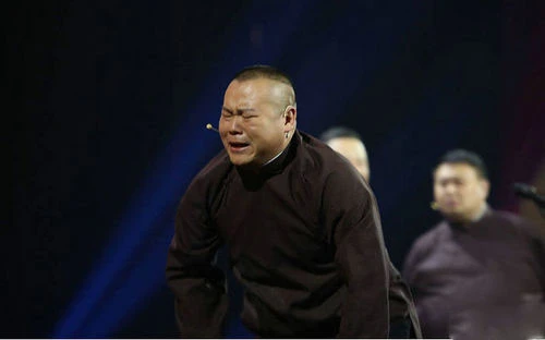 岳云鹏|都说德云社相声很多都是现挂，却不知岳云鹏被锁脖的这段是个意外