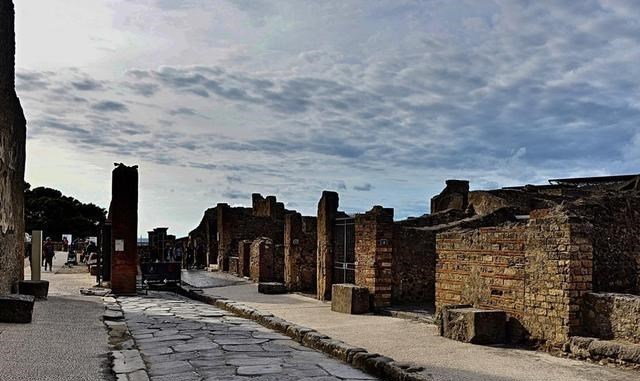 火山 黄石超级火山，地球上最大的“火药桶”，到底有多恐怖？