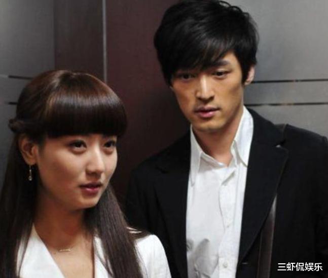 白冰|35岁的白冰近况，离婚多年依旧少女感十足，难怪胡歌见到她都脸红