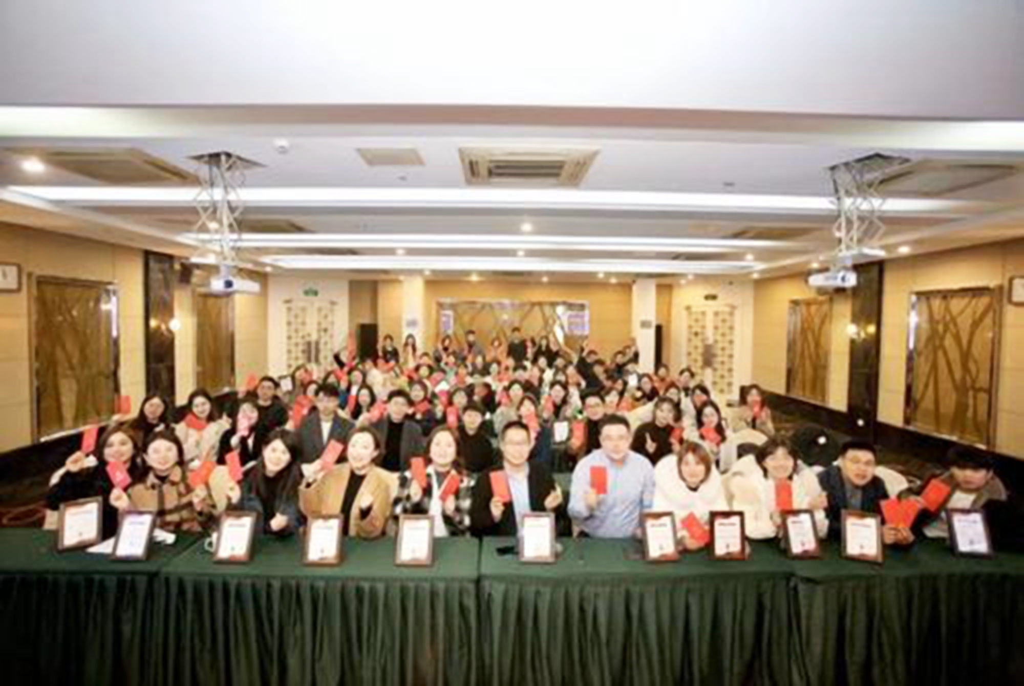 招聘|年薪几十万的人都是啥学历?答案很是统一,打脸读书“无用论”