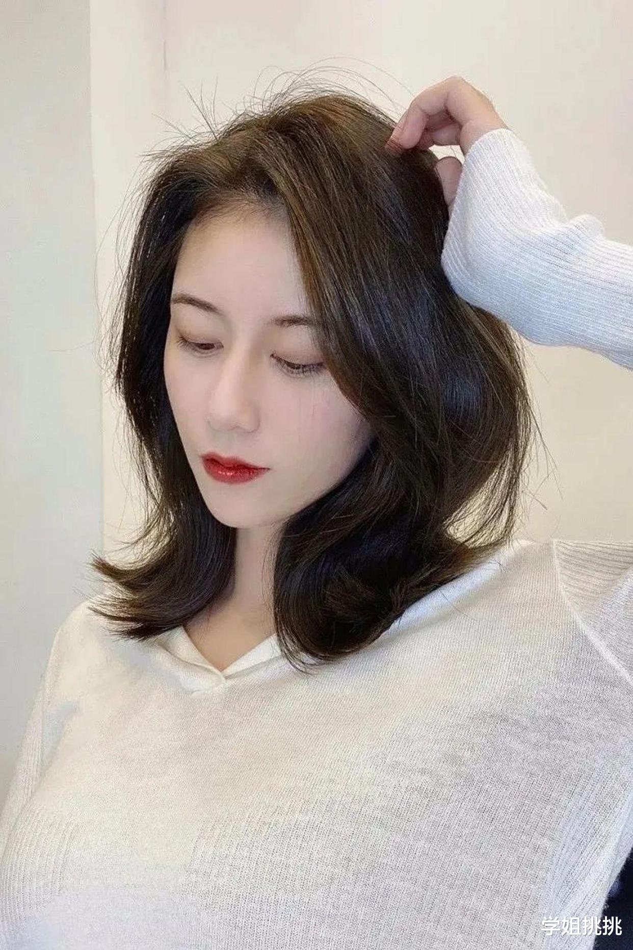 发型|剪锁骨发选择外翻还是内扣？选对了显洋气还好打理