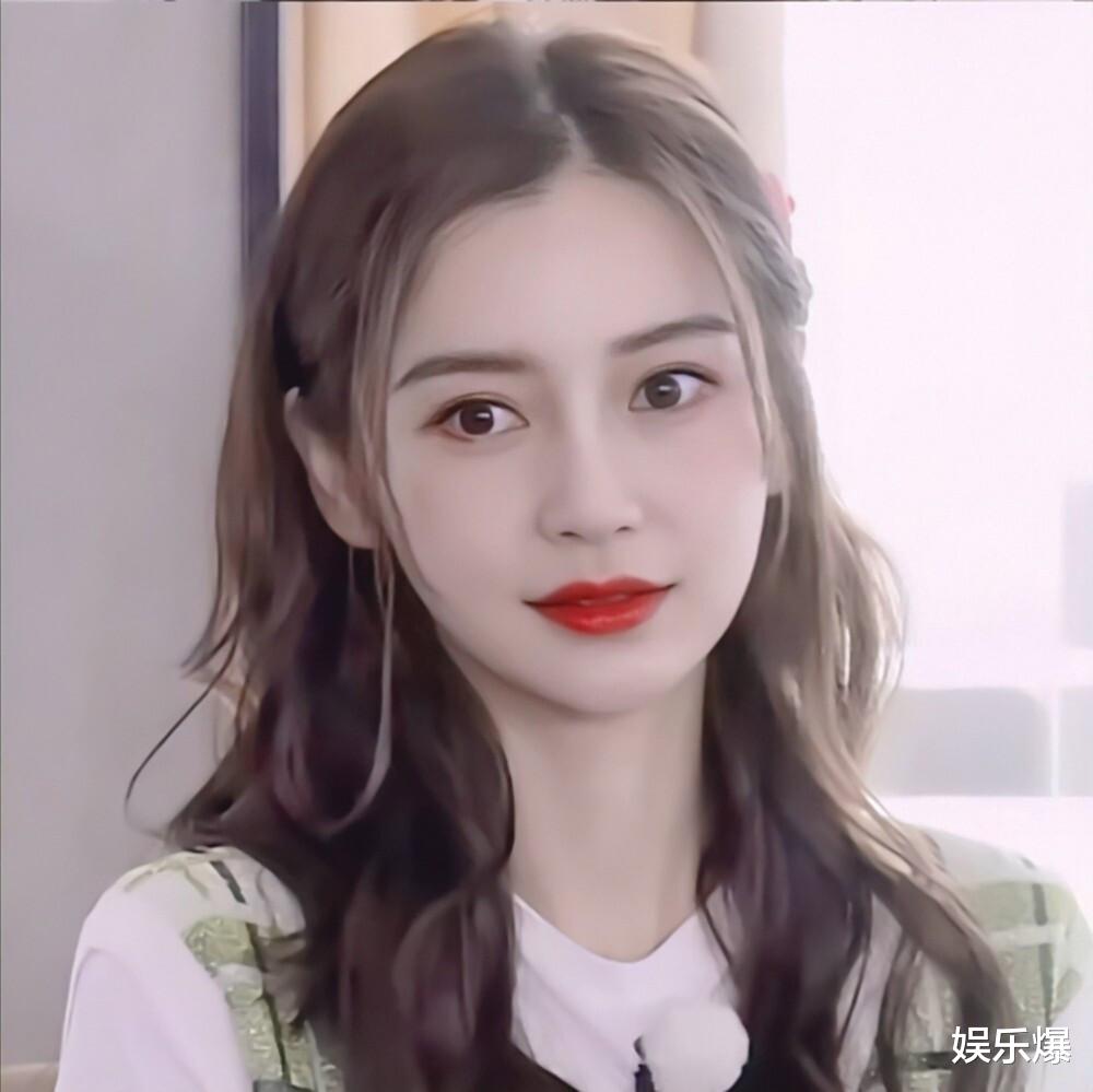 金成玲|赵丽颖Angelababy新剧先后杀青，同样是杀青照，两人状态却大不同