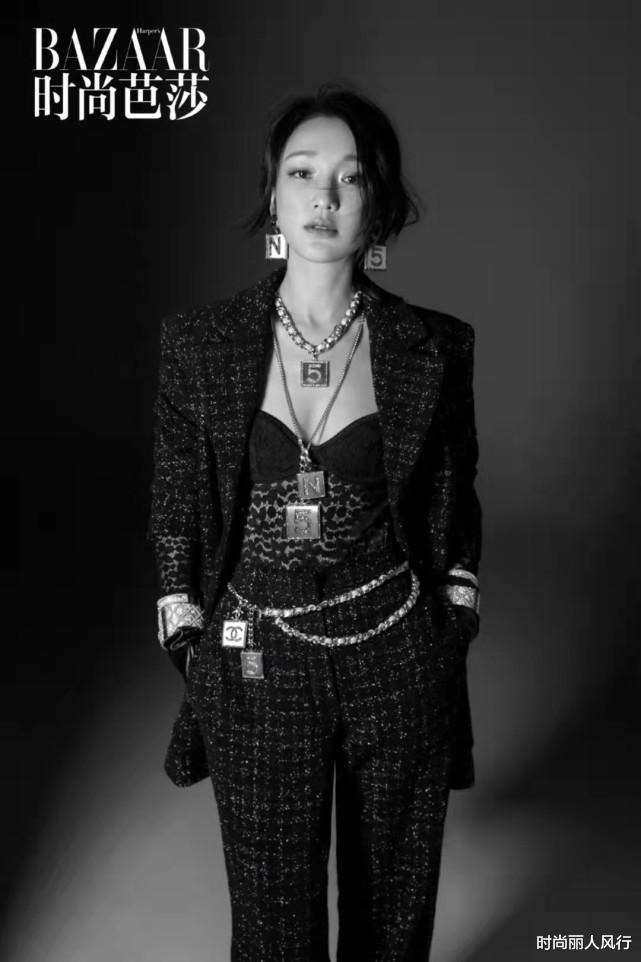 时尚丽人风行|周迅成国货代言天花板!穿一身白变五菱全球代言人,品牌瞬间高级