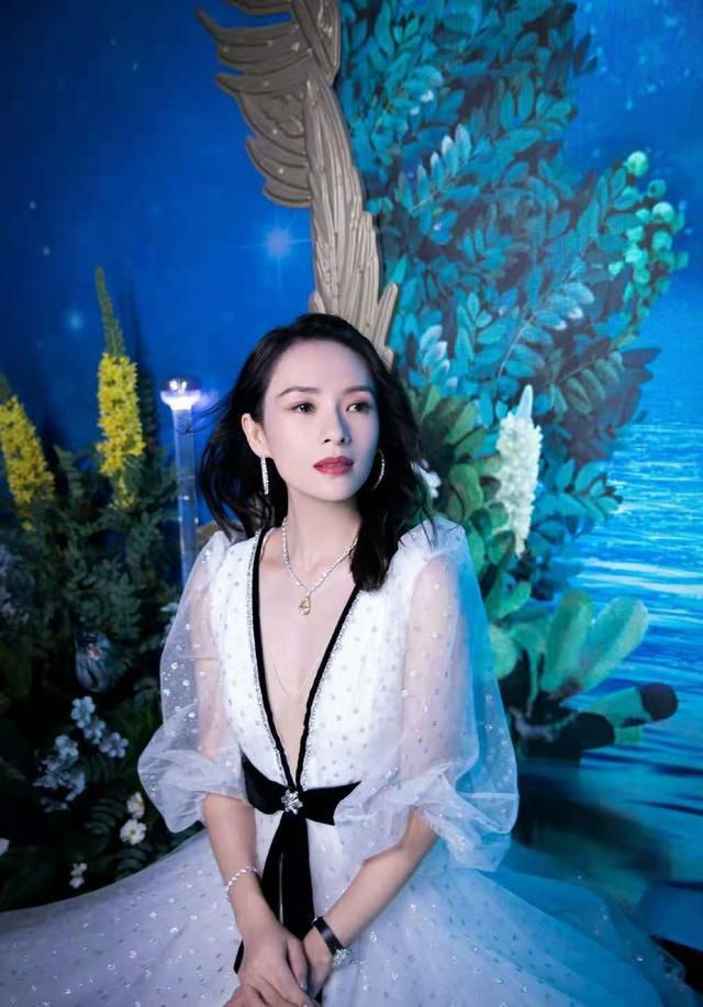 章子怡|为何被称为“国际章”？因为她是天生的主角，以及她的那5段恋情