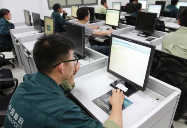 |中国邮政全国招聘，每人限报2个单位，大专生和往届生也有机会