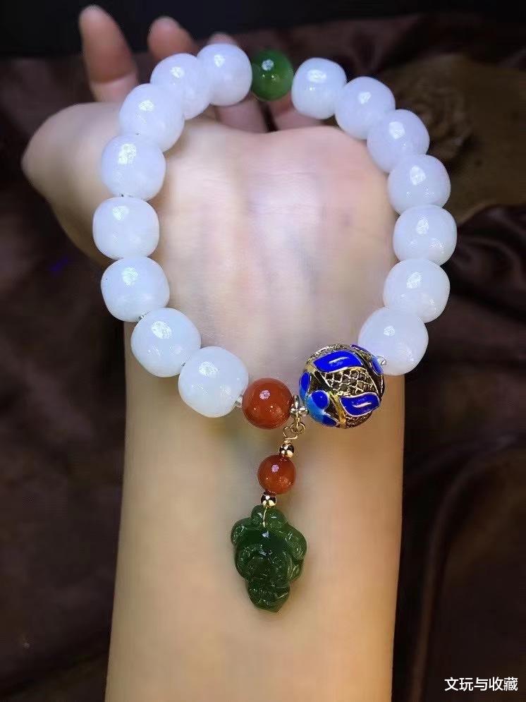 雕刻|女士戴的手串适当花哨点，并不是幼稚，而是更懂生活