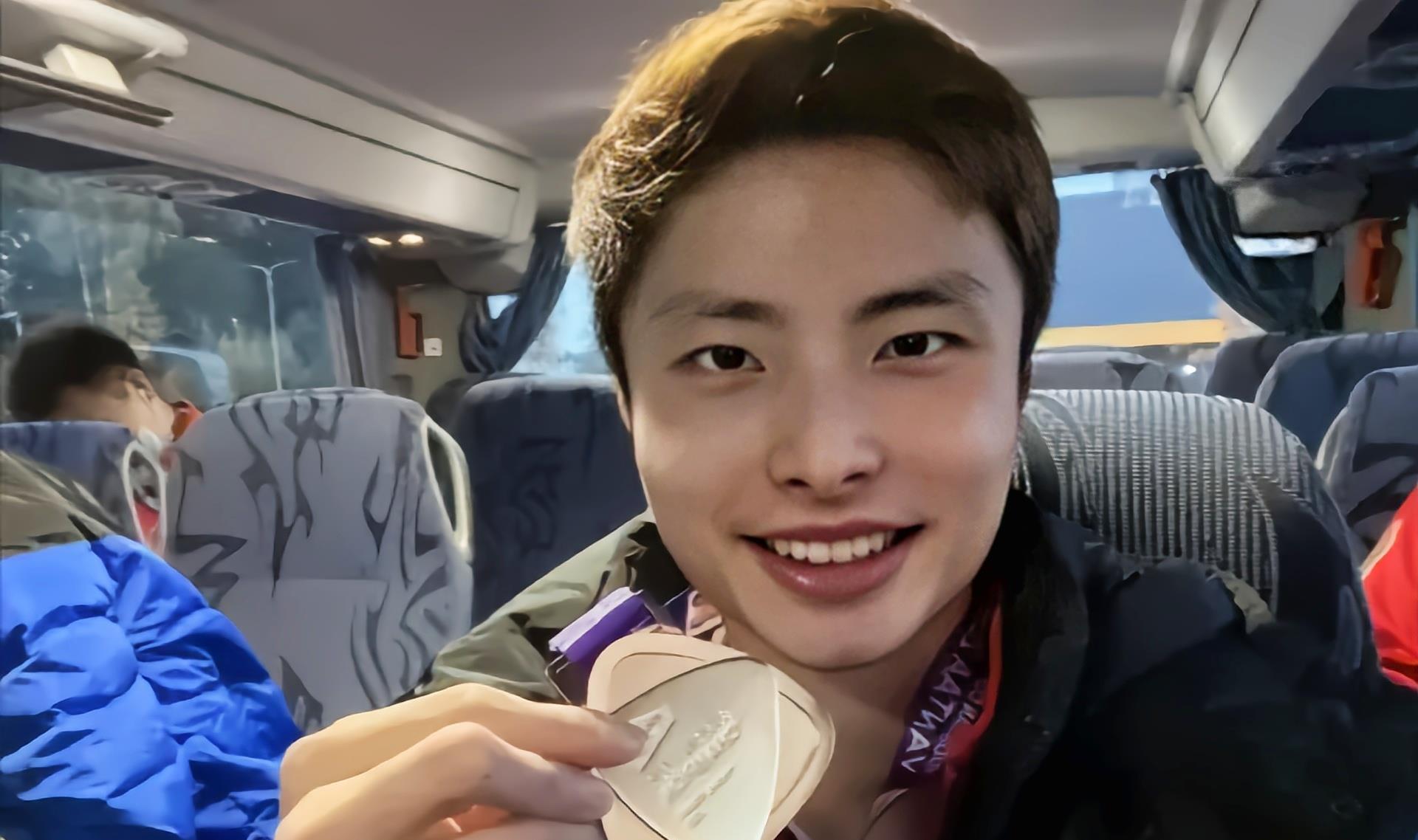 石宇奇|石宇奇被记大功！2021荣耀与争议并存。2022有望三月复出(附赛程)