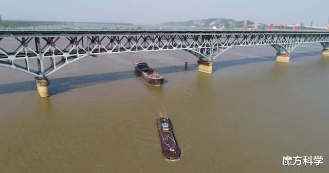 扬州 扬州壁虎大桥被撞断！为何过路船威力如此大？村民自建桥梁有多难