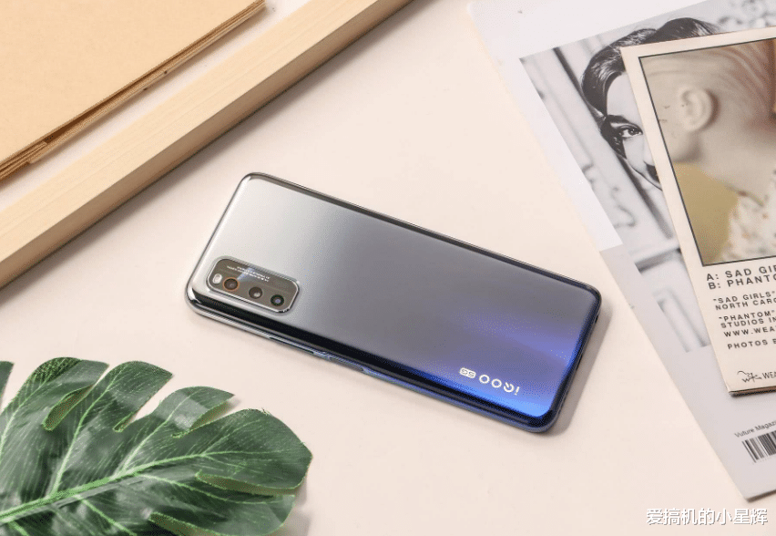 跑分|跌至2499元，72万跑分+12GB+256GB，67W快充手机降价依旧真香