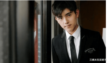 三姨太在买裙子|陈飞宇退出美国国籍！他拿绿卡竟然还是因为陈凯歌的前妻