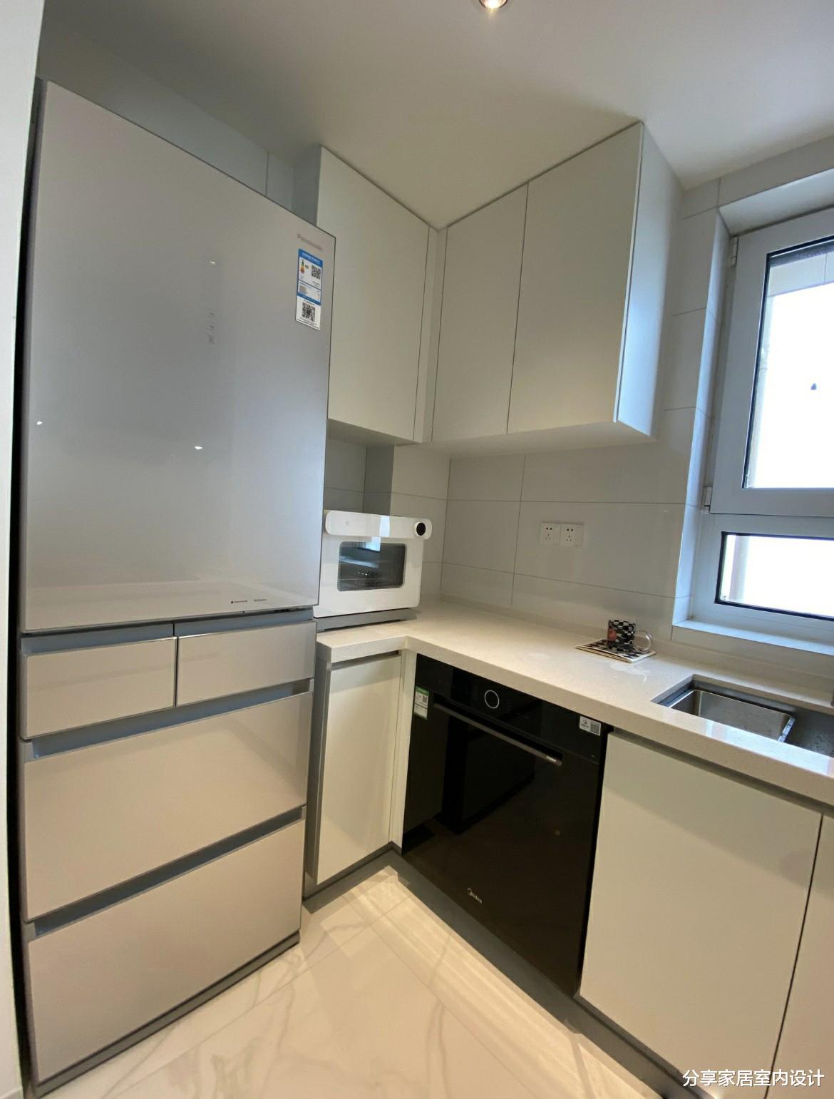 他家80平新房,全屋花了24万,电视墙大气又实用,给大家分享一下