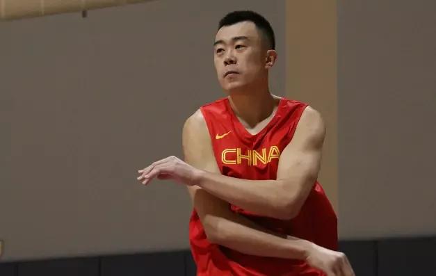 中國男籃|中國男籃好消息！亞預賽全部取消，杜鋒領銜國手可以安心度假了