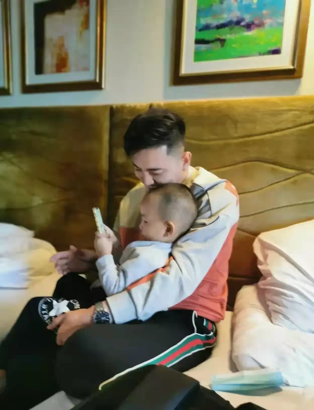 姚策|熊磊将结婚？网红主播抱着姚策儿子，亲密似父子，网友纷纷送祝福