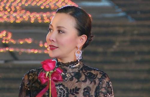 刘嘉玲|刘嘉玲晒健身照片，56岁身材依旧完美，筷子腿太吸睛！