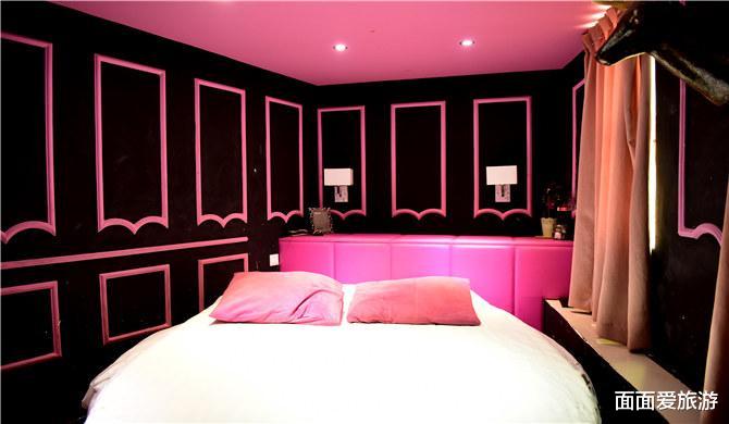 情侣 为啥小情侣都钟情于酒店水床呢?到底有何特别之处?看完就明白了