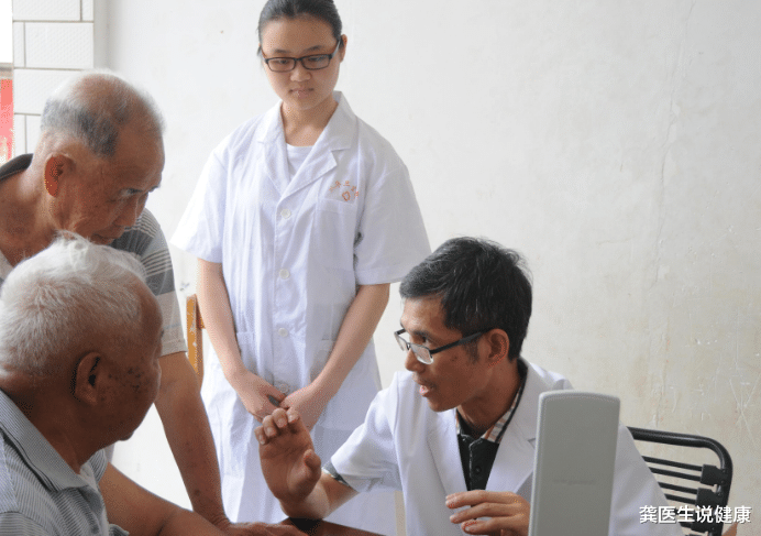 高血脂|60岁大爷爱吃“1物”,血管越“洗”越干净,高血脂或也绕道走