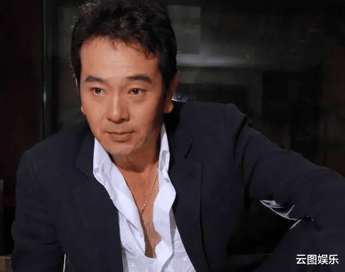 翁虹|翁虹夫妇参加聚会，万梓良前妻携女儿现身，爱女开6间餐厅收入高