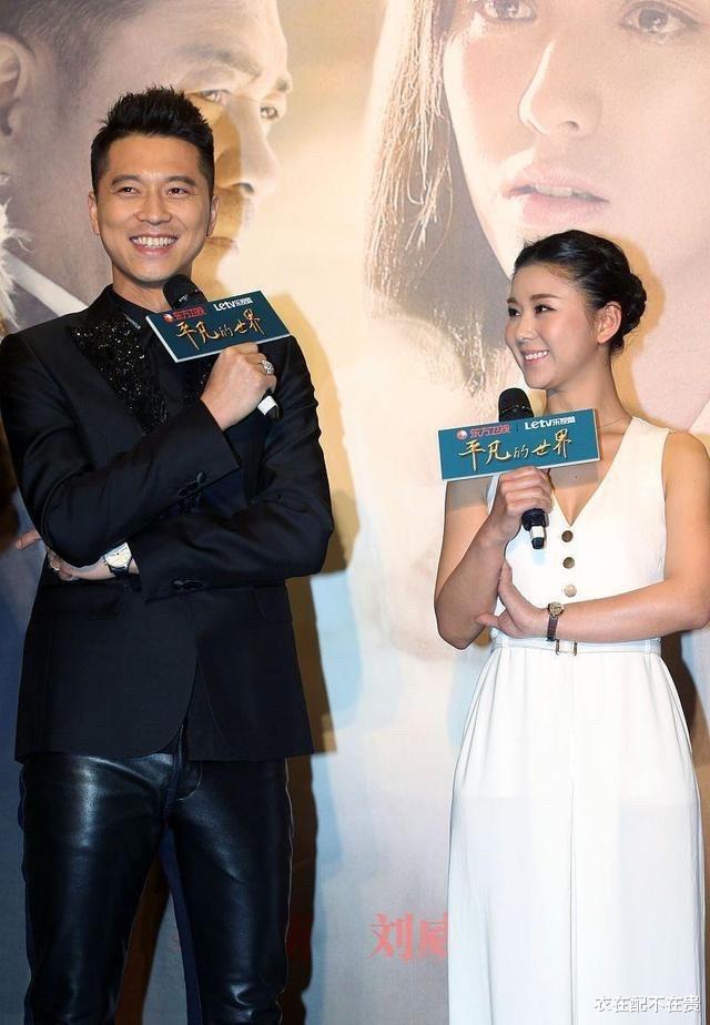 衣在配不在贵 李小萌长相与年龄不符，36岁还有童颜脸，打扮成熟仍像个小姑娘