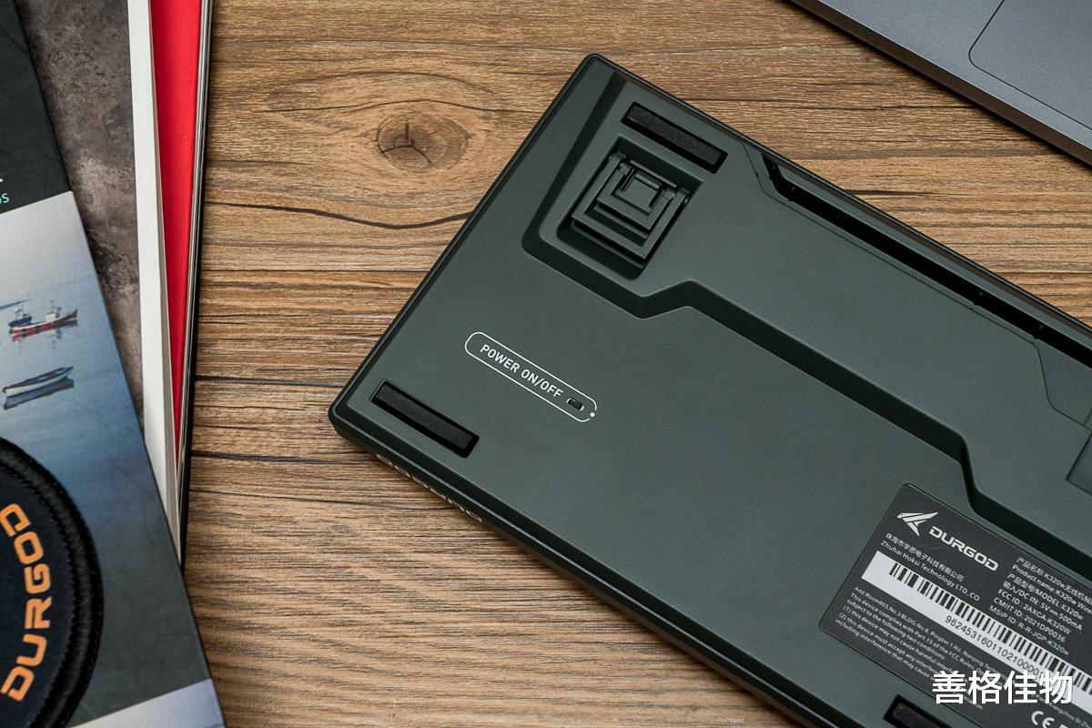 折叠屏|机械键盘怎么选？静音红轴适合打字吗？杜伽三模K320W苍峦墨体验