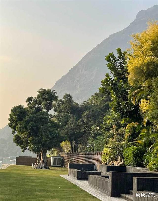 林青霞|67岁大寿巨钻耀眼，住700平豪宅，输了爱情后林青霞真的快乐吗