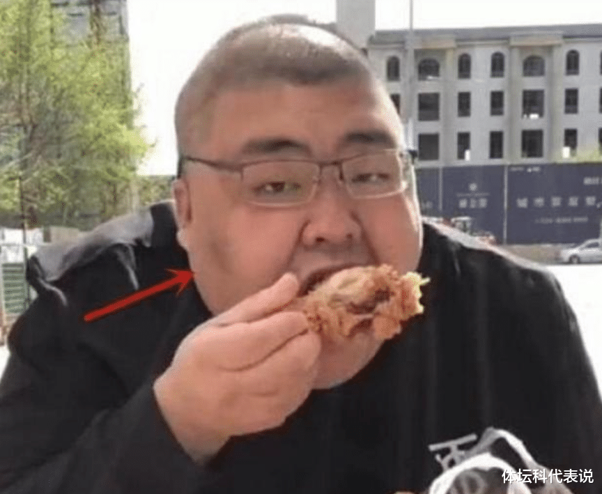 |泡泡龙式悲剧再上演！千万级网红脸上现黑斑，昏睡不醒求救无人理