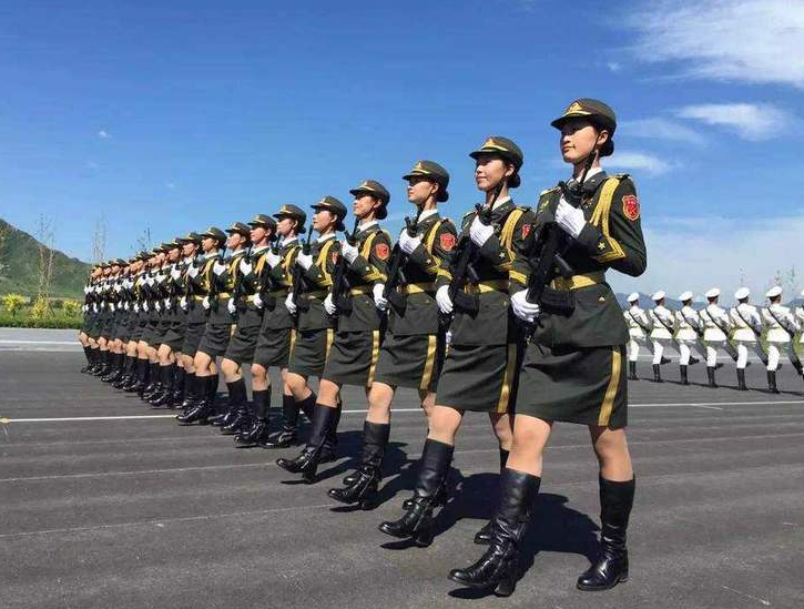  世界第一女巨人：14岁身高2米6，却在18岁猝死，为何至今没有下葬？