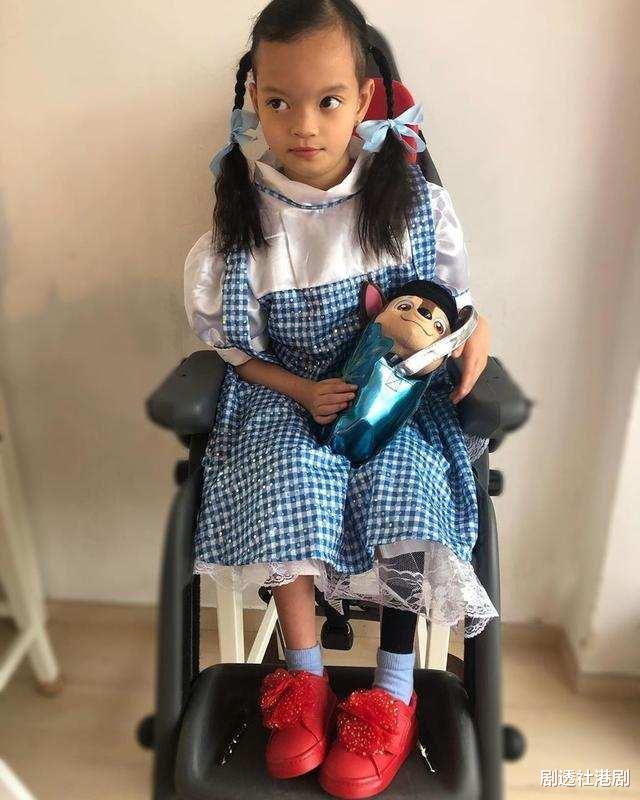 钟丽淇|TVB前花旦为爱女庆生，小家伙患罕见基因病，11岁仍无法独立行走