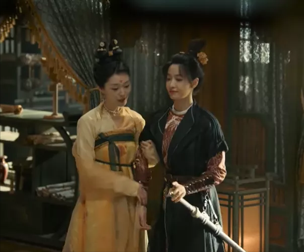 宋轶|宋轶抢宋茜的风头？拉踩完杨颖后拉踩宋茜，这种手段一般人学不来